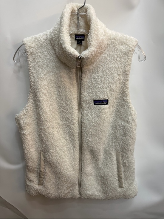 Patagonia Sweaters - Patagonia Cream Fuzzy Full-Zip Vest women’s size Large